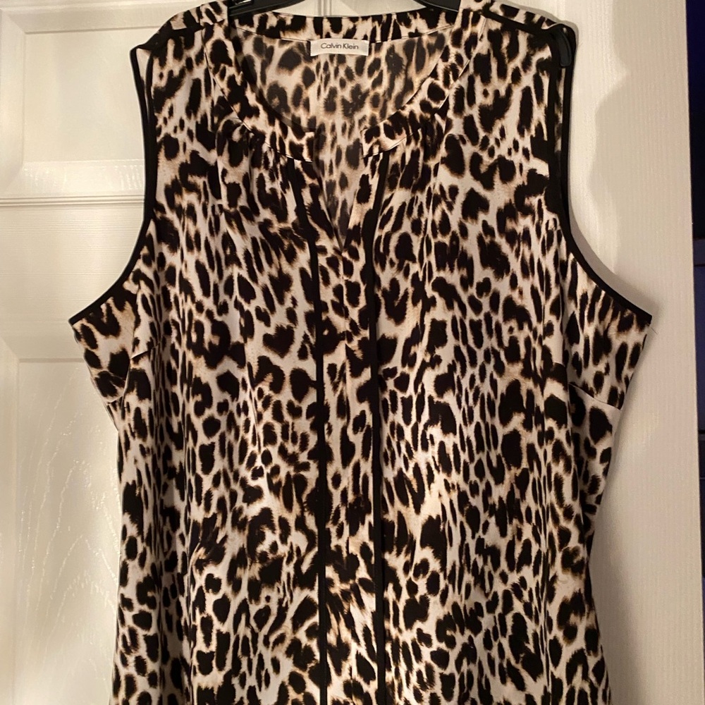 Calvin Klein Women's Leopard Print Sleeveless Top
